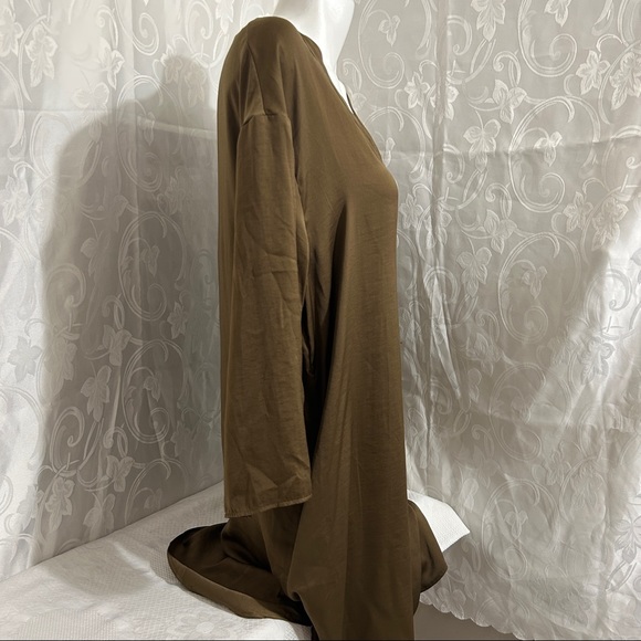 H&M Bronze Silky Flowy V-Neck Seamed Relaxed Fit Long Sleeve Shift Dress - Picture 7 of 10